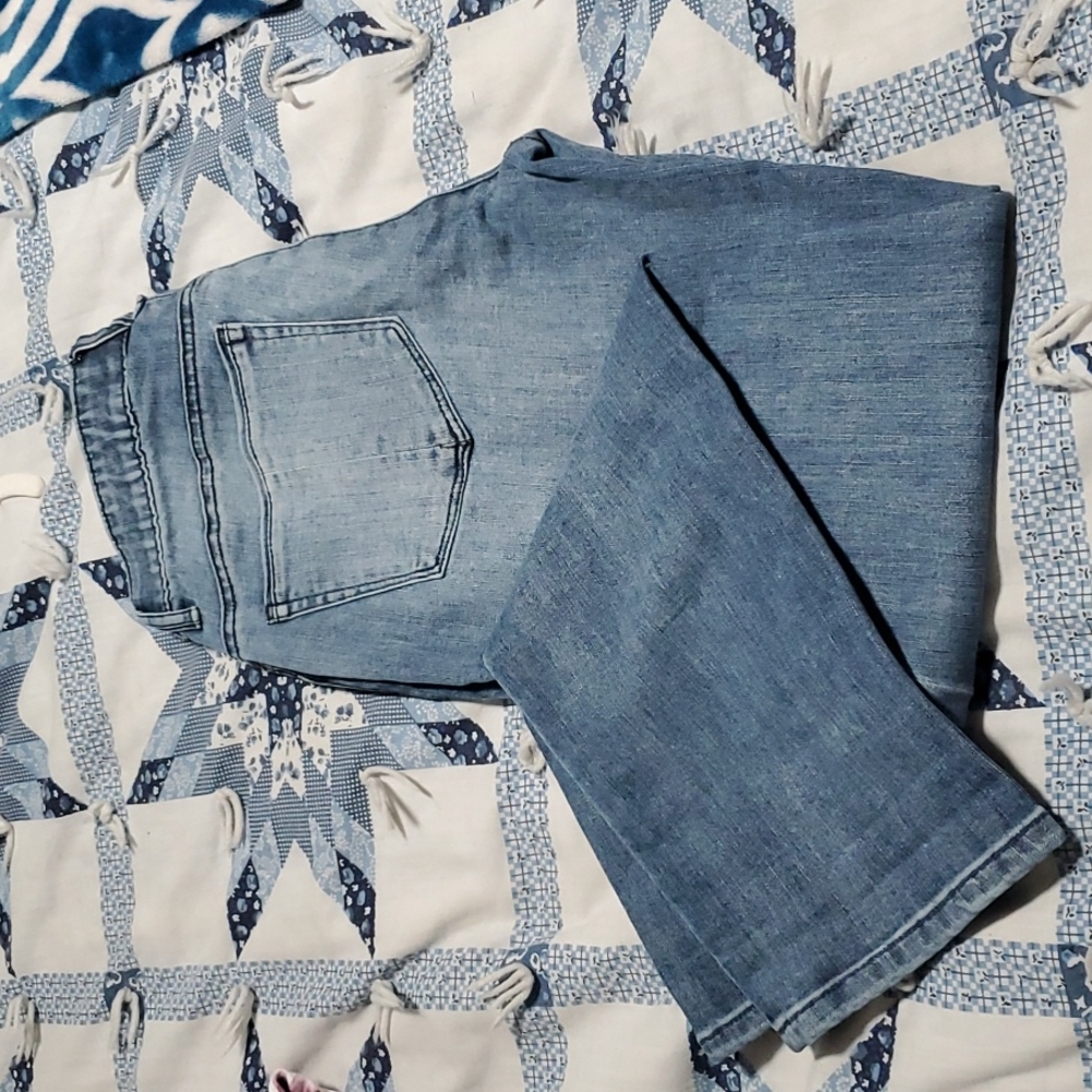 Democracy Size 4 Absolution Jeans Stretch Waist
